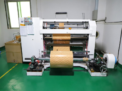 Dividing and cutting machine